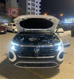 ڤۆڵکسواگن ئەتڵەس کرۆس سپۆرت